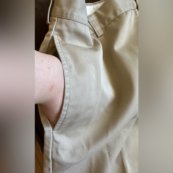 L.L.Bean Natural Fit Kaki Brown Shorts 100 % Cotton Sz 38 Pockets Thick Material - Picture 4 of 13
